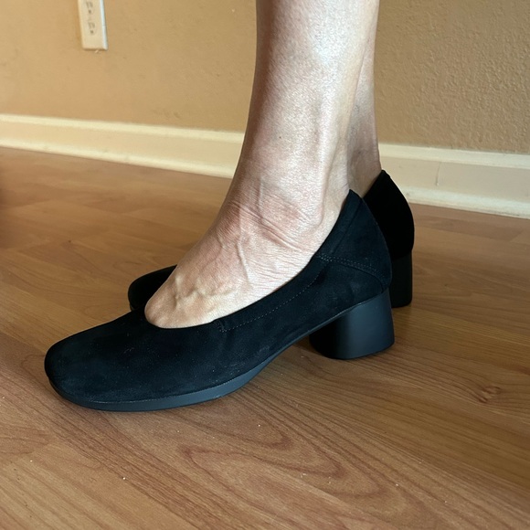 Think! Women's Black Suede Pumps Heels - Picture 5 of 14